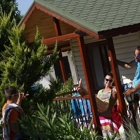 פארק נופש Surf Tatil Koyu *