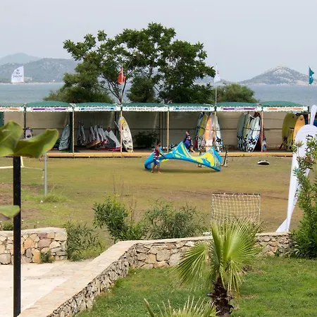Surf Tatil Koyu Датча